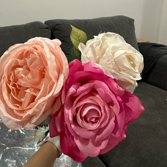 Artificial Flowers - Picture 4 of 4